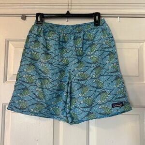 Patagonia Men's Size Small Hexy Fish Patterned Baggies Shorts 6" Inseam Blue